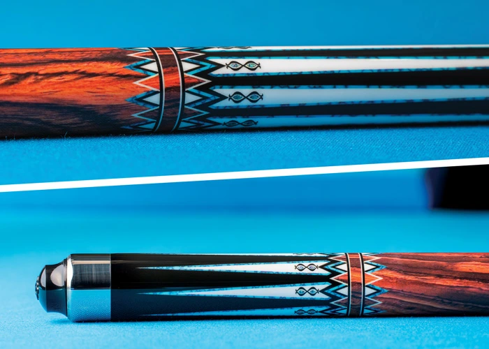 Keu met oranjeblauw inlegwerk, twee opnamen - McDermott Star S87 Zwart Maple met prongs