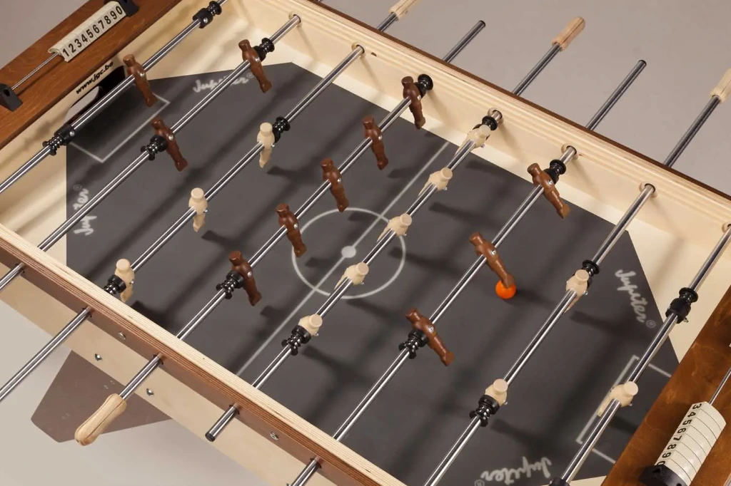 Tafelvoetbal van bovenaf met houten poppen - Jupiter Star